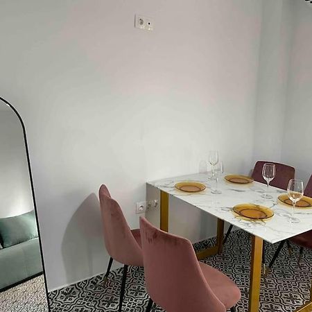 Family Apartment With Private Yard Next To Agios Dimitrios Church Salonic Exterior foto