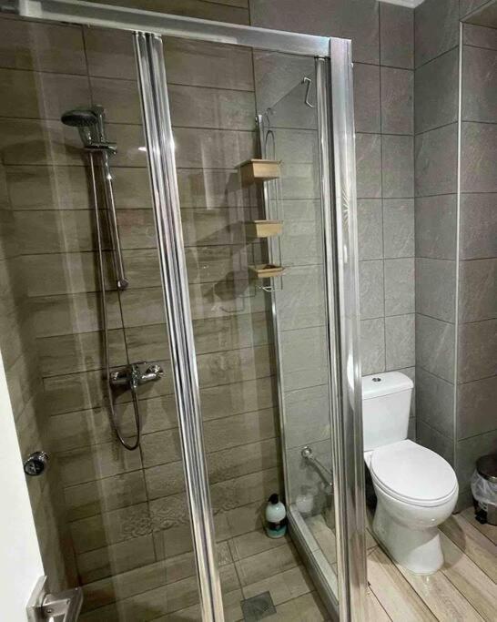 Family Apartment With Private Yard Next To Agios Dimitrios Church Salonic Exterior foto