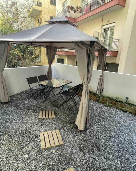 Family Apartment With Private Yard Next To Agios Dimitrios Church Salonic Exterior foto